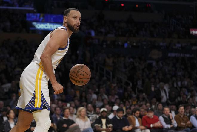 库里季后赛助攻超越库西,升至NBA历史第18位