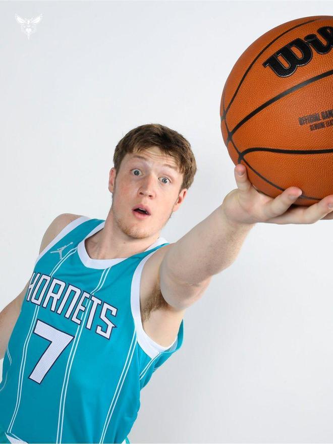 NBA夏联决赛对阵:黄蜂29分大胜会师国王 两队均5胜0负争冠
