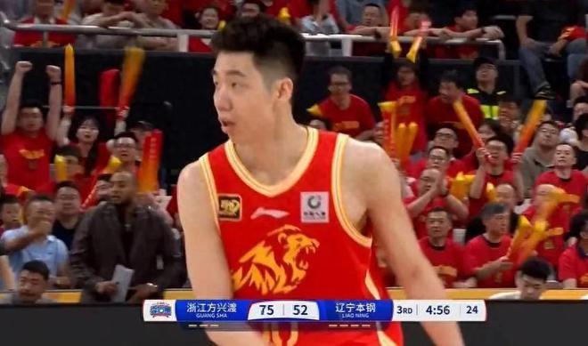 布朗44分广厦2:1领先北汽，双后卫9失误让北汽痛失好局