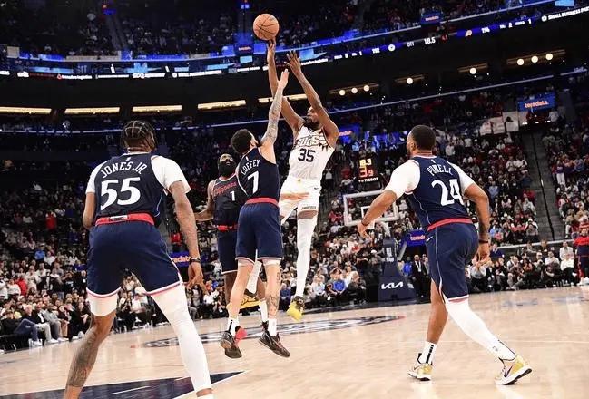 4-3艰难晋级，4-3逆天改命！NBA最强硬球队诞生，你更配得上MVP