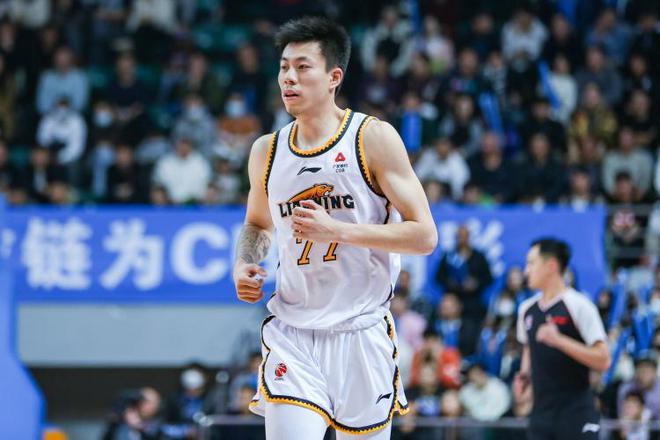 不理想!张镇麟常规赛场均13.3分 季后赛场均7.8分