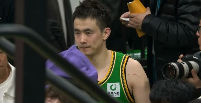 篮板被完爆!人均老寒腿,辽宁王朝落幕,广厦3-0横扫还有2好消息