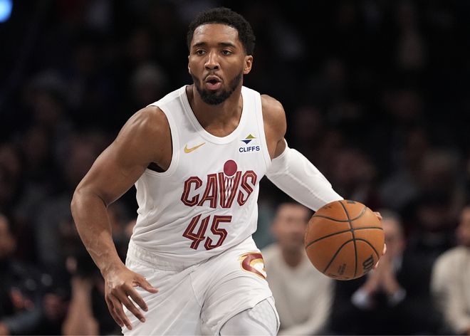 NBA有14支球队取得64+胜场且场均净胜分9+,其中13支进入总决赛