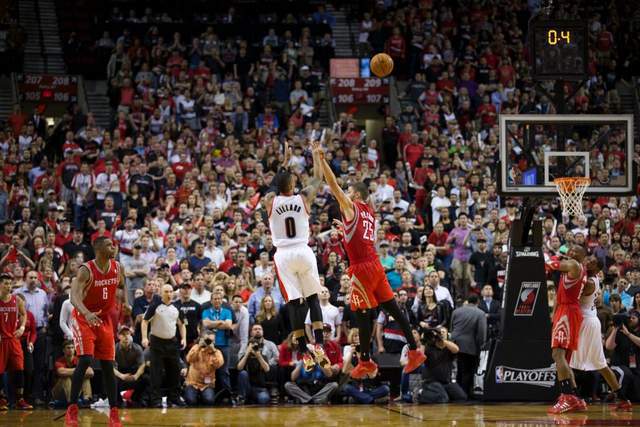 NBA史上最激烈的西部季后赛:首轮3组进入抢7,1组靠压哨绝杀晋级