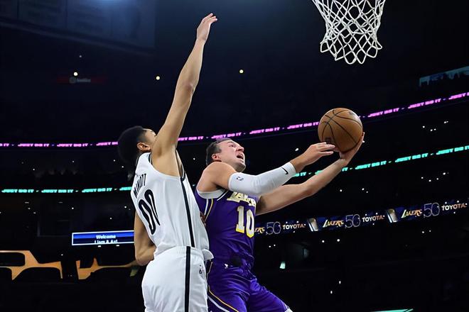 还是没办法得到更多球权,湖人对于后场新援的使用依然存在问题?