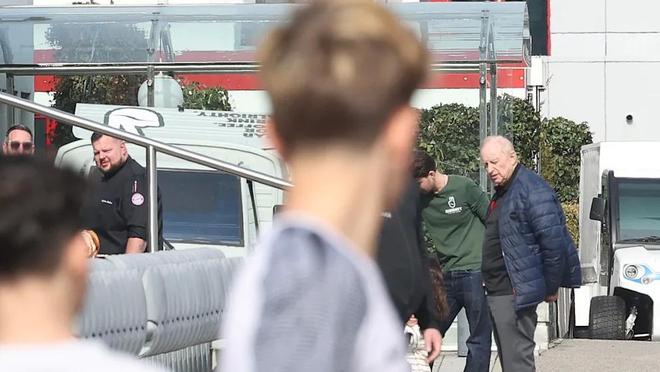 图片报：孔帕尼组织球员家庭日活动，还安排了烧烤和冰淇淋车