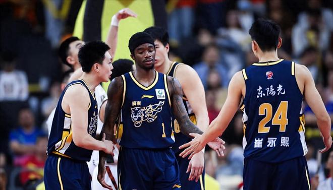 广东主场迎战新疆！对方有两名大外援，杜锋能否率队一雪前耻？