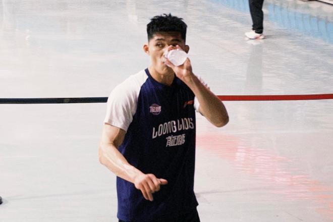 CBA赛后握手引发冲突,李祥波触碰民族团结红线,恐面临重磅罚单