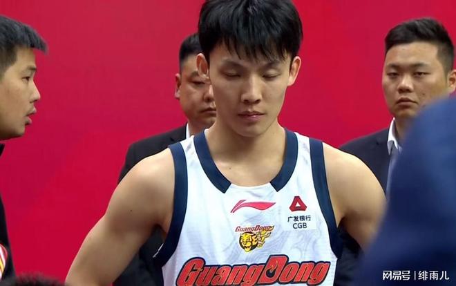 惨败江苏后!杜锋拒绝下课,放弃沪粤大战,离开广东队参加活动!