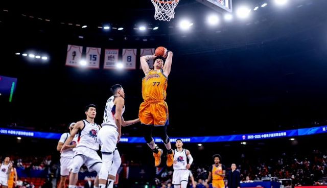 上海男篮冲击10连胜!全力击败广东宏远,杜锋难以招架,央视直播