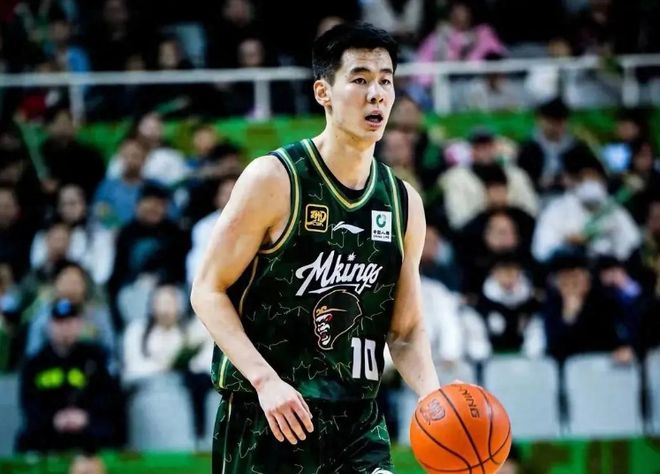 拒21分逆转！青岛双杀同曦 韦瑟斯庞20+10+9郭昊文13中3