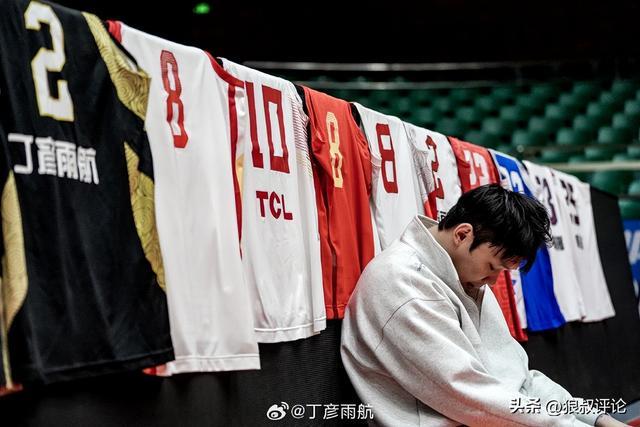 张镇麟:丁彦雨航是我们这代小前锋行列,很难逾越的一座大山