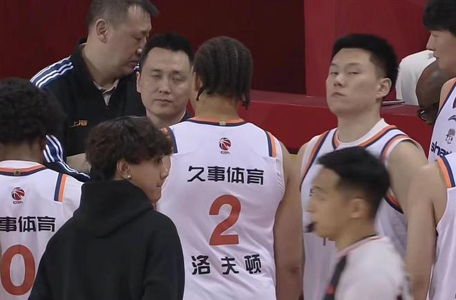 上海男篮21分大胜，古德温24+7+8张镇麟12+6+5，姜伟泽12投3中