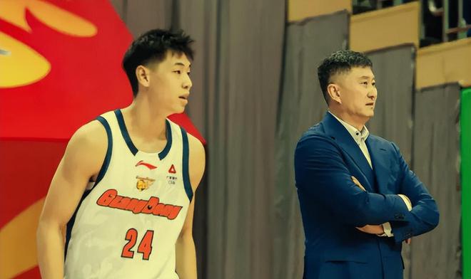 崔永熙张皓嘉0分！胡明轩9分，徐杰12分，庞峥麟2分,广东领先14分