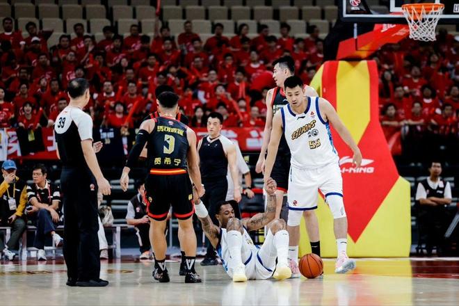 CBA最新排名！3队抢第3，北京掉第6，辽宁坐10望8，北控守住第12