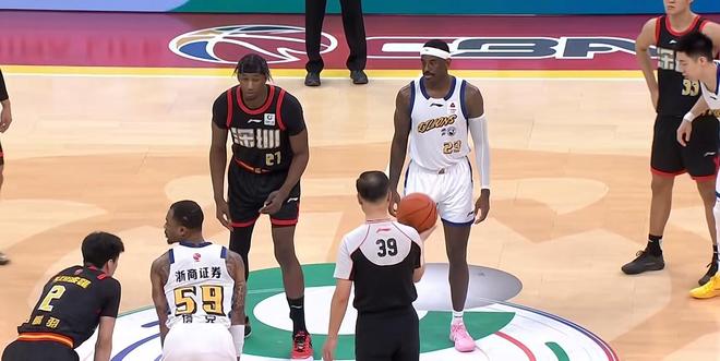 赛季最强势一战！全员杀疯，15分掀翻卫冕冠军，8连胜深圳杀进前4