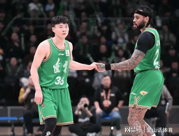 这也太惨了！CBA最火“魔鬼主场”，如今球市惨淡，上座率不足4成