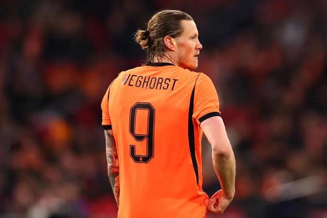 沙尔克盯上33岁韦霍斯特:免费签老将成保级队新公式?