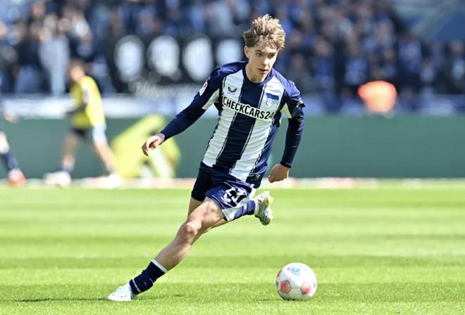 图片报:多特与赫塔中场艾希霍恩展开接触;转会费约1000万欧