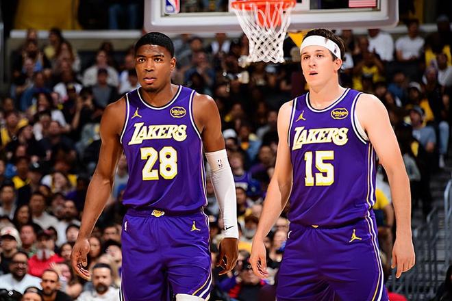 打替补无法发挥作用!湖人还是没有解决好锋线大将的使用问题?