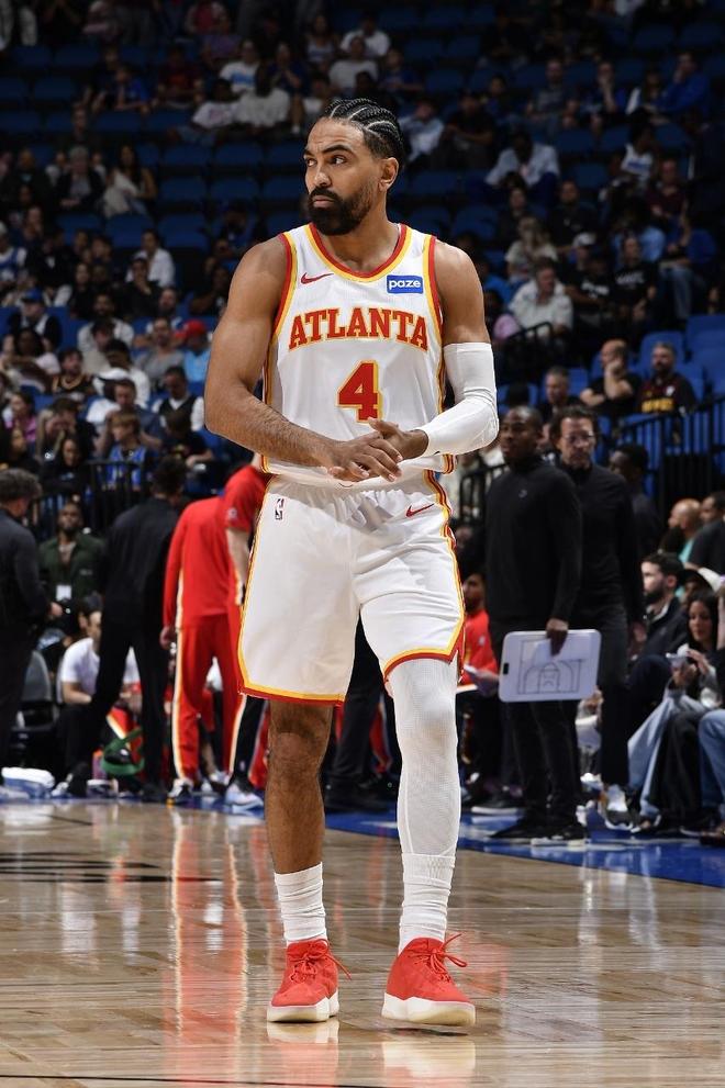 火爆冲突比塔泽被驱逐！老鹰大胜横扫魔术 沃克32分杰伦18+14+8