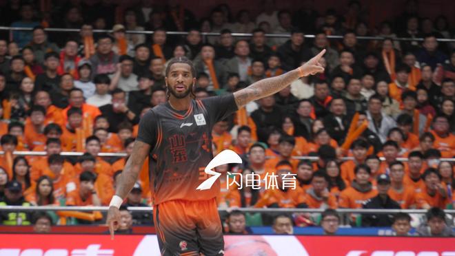 CBA最新积分榜:上海登顶辽粤恩怨再续 山东高速稳坐前四