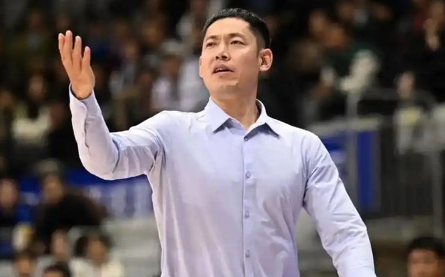 再次被锤爆!一数据CBA倒数第3!张庆鹏应启用失意神刀?