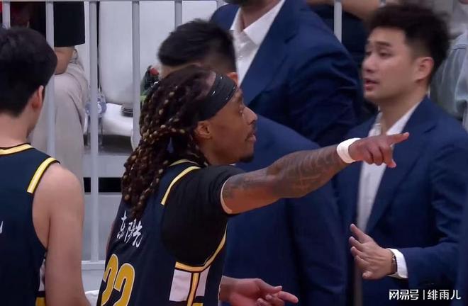 逼杜锋裁掉麦考尔！广东队被曝出现内讧，陈家政狂轰生涯最强一战