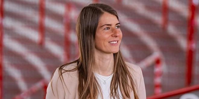 执教德甲球队!90后女教练创造欧洲男子足球历史