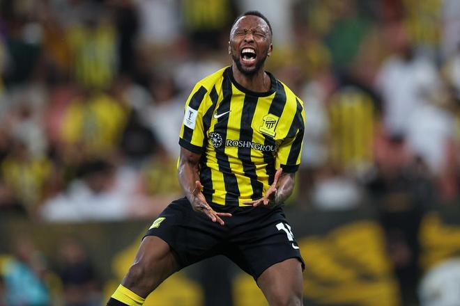 38岁本泽马尴尬!新月出局+老东家却进亚冠8强 第126分钟点球绝杀