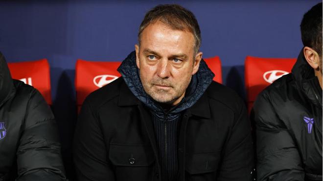 巴萨欧冠出局，弗利克的进攻虽强但防守太拉胯！