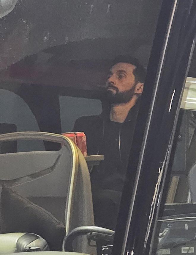 欧冠出局后,皇马B队主帅竟"蹭"上大巴