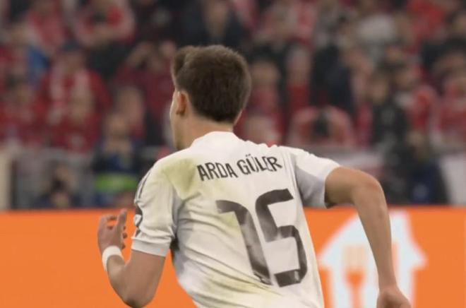 自维尼修斯以来，居莱尔是首位欧冠客战拜仁梅开二度的球员