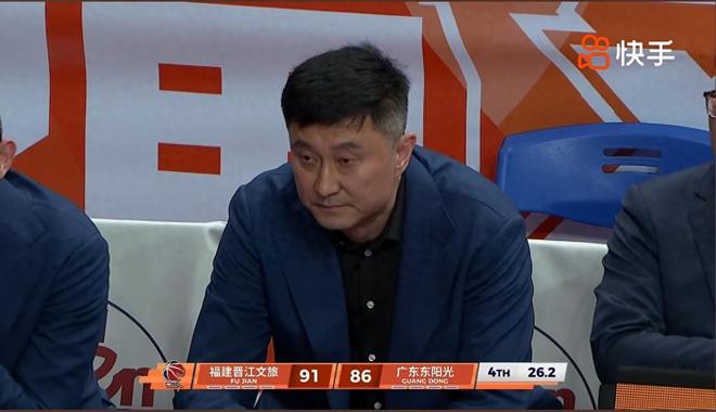 领先福建三节遭逆转，杜锋三错误葬送胜利，球迷：赶紧下课