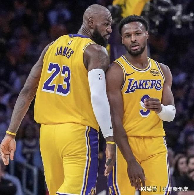 卧槽！13连胜！恭喜詹姆斯，不败在延续，这纪录太厉害了