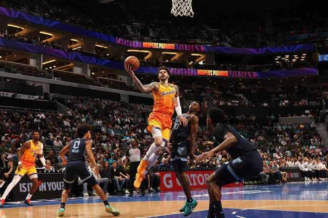 黄蜂18记三分双杀大胜灰熊 三球29+7三分米勒22+5三分