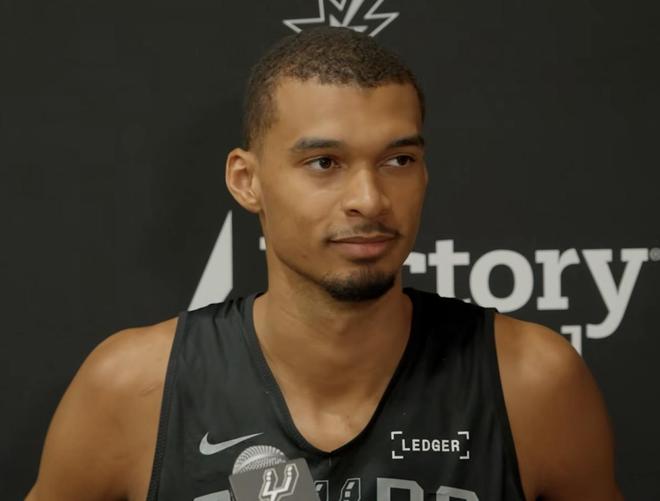 文班：身体状态已接近恢复到100%，如今的开拓者非常有竞争力