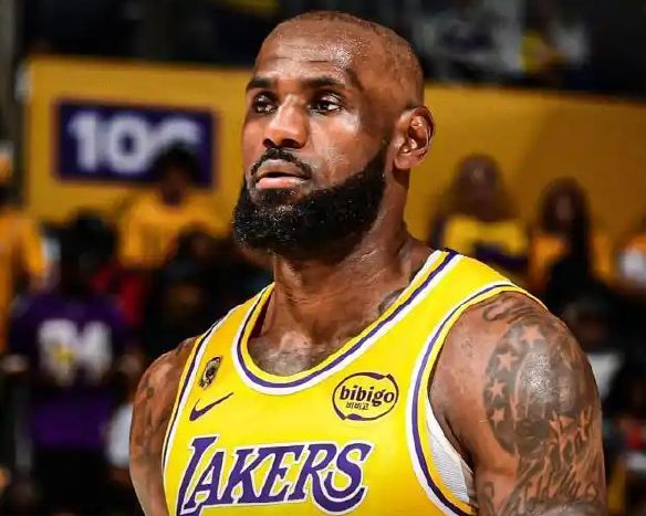 詹姆斯单人带队灭火箭，在GOAT的道路上，詹姆斯又迈出重要一步