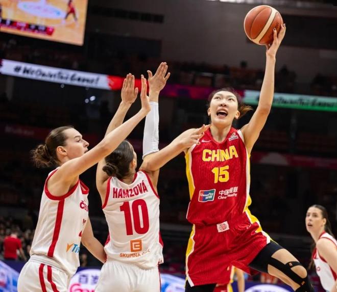 就在今天！中国女篮迎来好消息,宫鲁鸣接受批评,调整球员出场时间