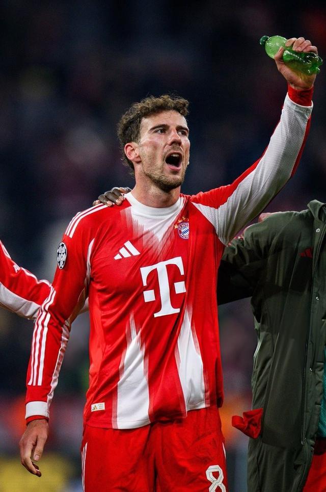 里程碑,格雷茨卡完成拜仁生涯第300次出场