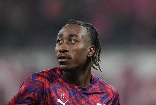 德天空:莱比锡计划给迪奥曼德涨薪,希望他再留队一个赛季