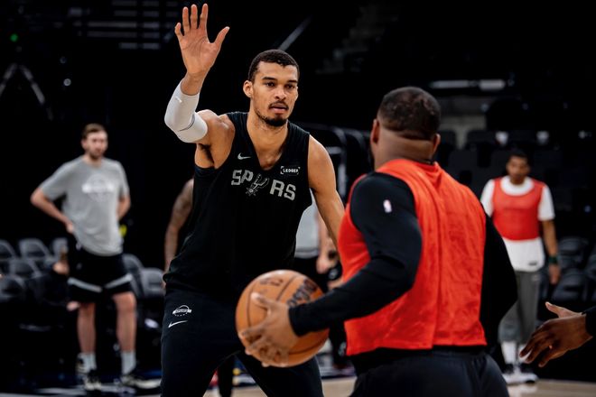 卡斯尔23分7板8助马刺险胜快船，文班亚马21分13板加兰25分10助