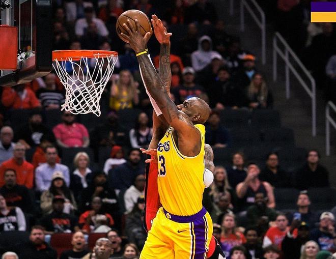 失误麻了!火箭92-100湖人,看数据:他就是头号罪人!