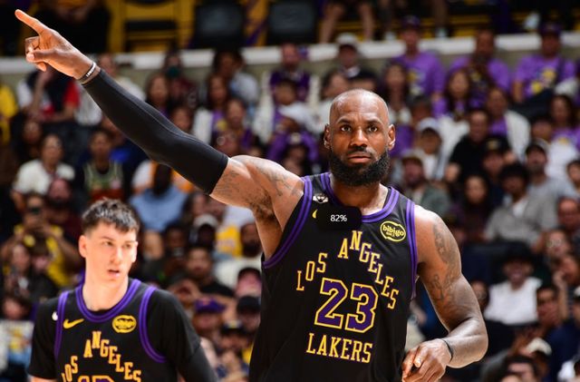 湖人锁定西部前四！詹姆斯28+6+12擒太阳：迎里程碑成历史首人