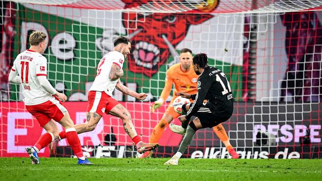 拜仁连续5个赛季未闯入德国杯四强，而莱比锡同期4次进四强