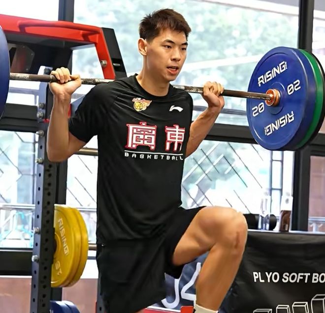 广东更新力量训练!麦考尔和崔永熙随队,各外援都在,强度拉满!