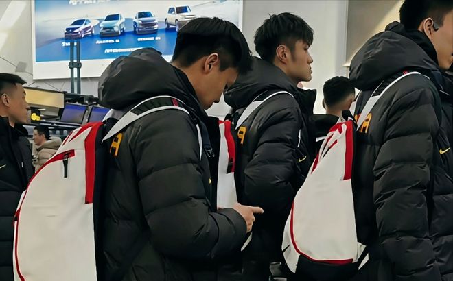 硬杠日本男篮！郭士强苦练：狭路相逢，中国男篮如何逆境重生