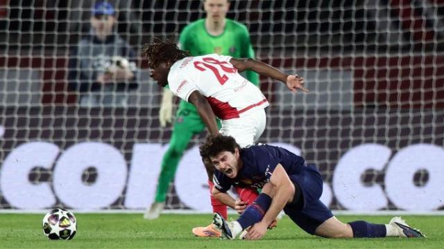 【欧冠】两回合多打一人,大巴黎总分5比4赢下内战