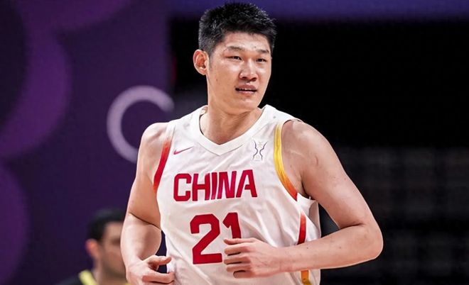 男篮掀翻日本!2亮点,3不足,4人救主,3人不及格,最差之人是他