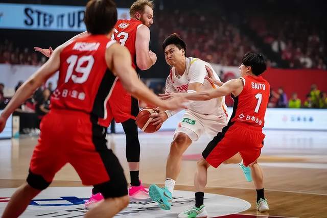 逆转日本，贺希宁为何哭？原因找到，并非家事，这才是山东好儿郎